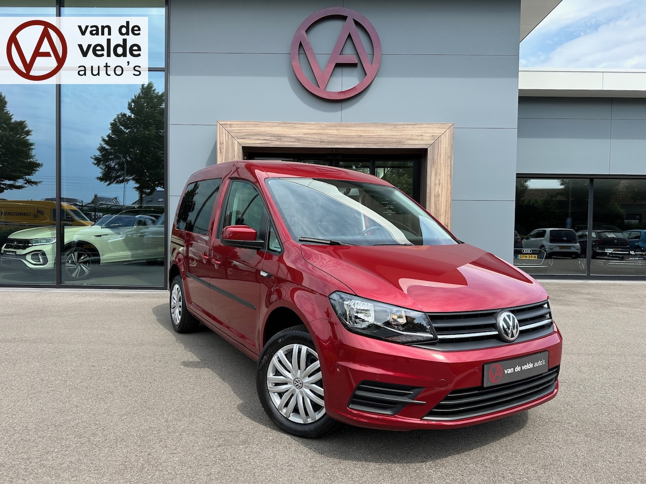 Volkswagen Caddy - 1.4 TSI 131pk DSG Trendline | Camera | Navigatie | Rijklaar incl. 1 jaar Bovag garantie - AutoWereld.nl