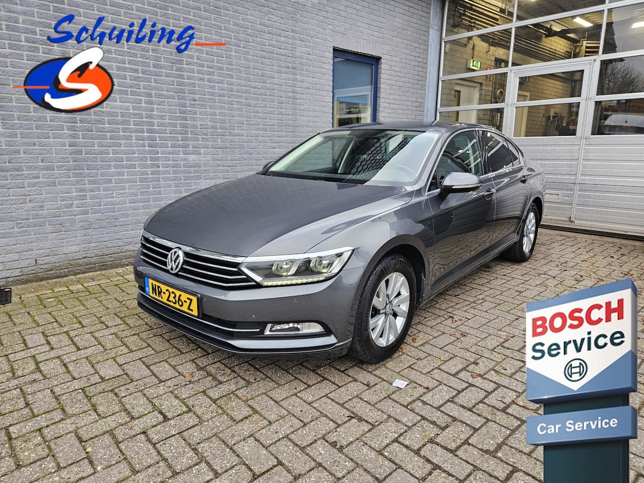 Volkswagen Passat - 1.6 TDI Connected Series Inclusief Afleveringskosten - AutoWereld.nl