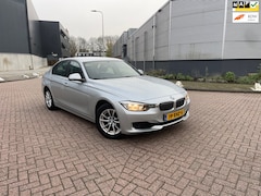 BMW 3-serie - 320i AUTOMAAT CLIMA APK LEER