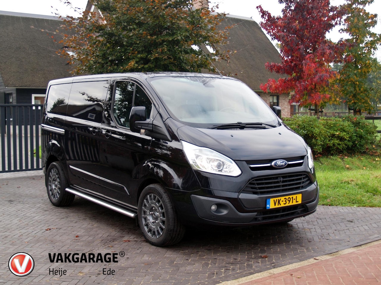 Ford Transit Custom - 270 2.2 TDCI L1H1 Limited | OZ velgen | Trekhaak | Cruise Control | Parkeersensoren | Side - AutoWereld.nl