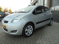 Toyota Yaris - 5 Drs Airco/Elek Pakket NWE APK Km stand 126297 Mooi en Goed