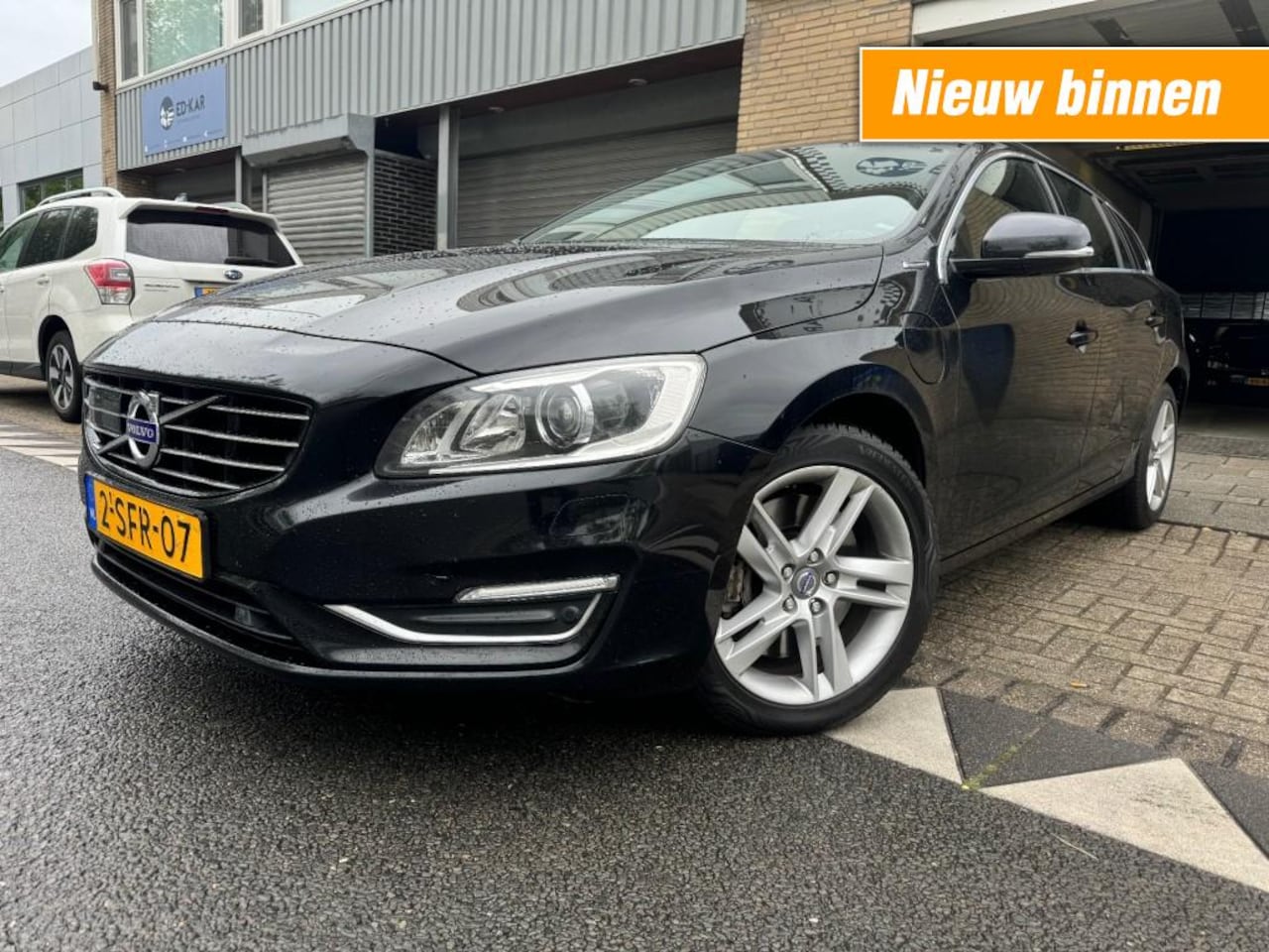 Volvo V60 - 2.4 D6 AWD Plug-In Hybrid Summum Full Options ADAP DAK CAMERA - AutoWereld.nl