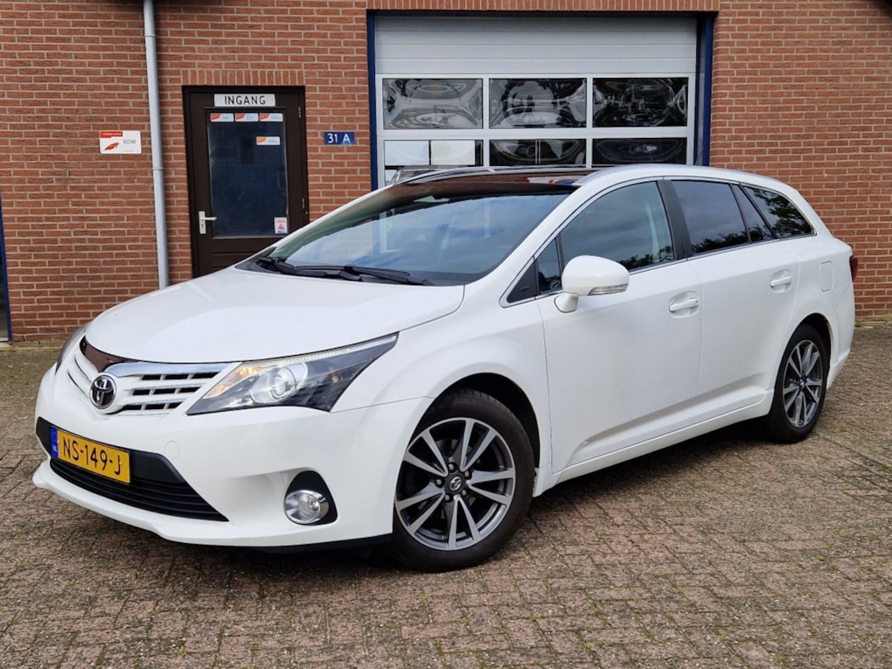 Toyota Avensis Wagon - Wagon 1.8 VVT-i Dynamic Business ECC Cruise Navi Trekhaak ( wegk - AutoWereld.nl