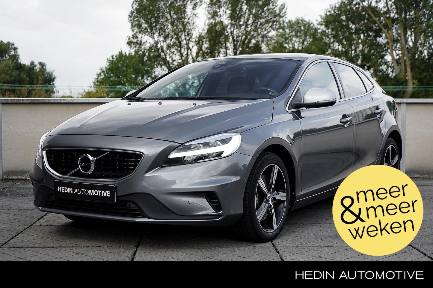 Volvo V40 - T3 Polar+ Sport | AUT. | Pano. dak | Donker Glas | Camera | 17 inch LM | - AutoWereld.nl