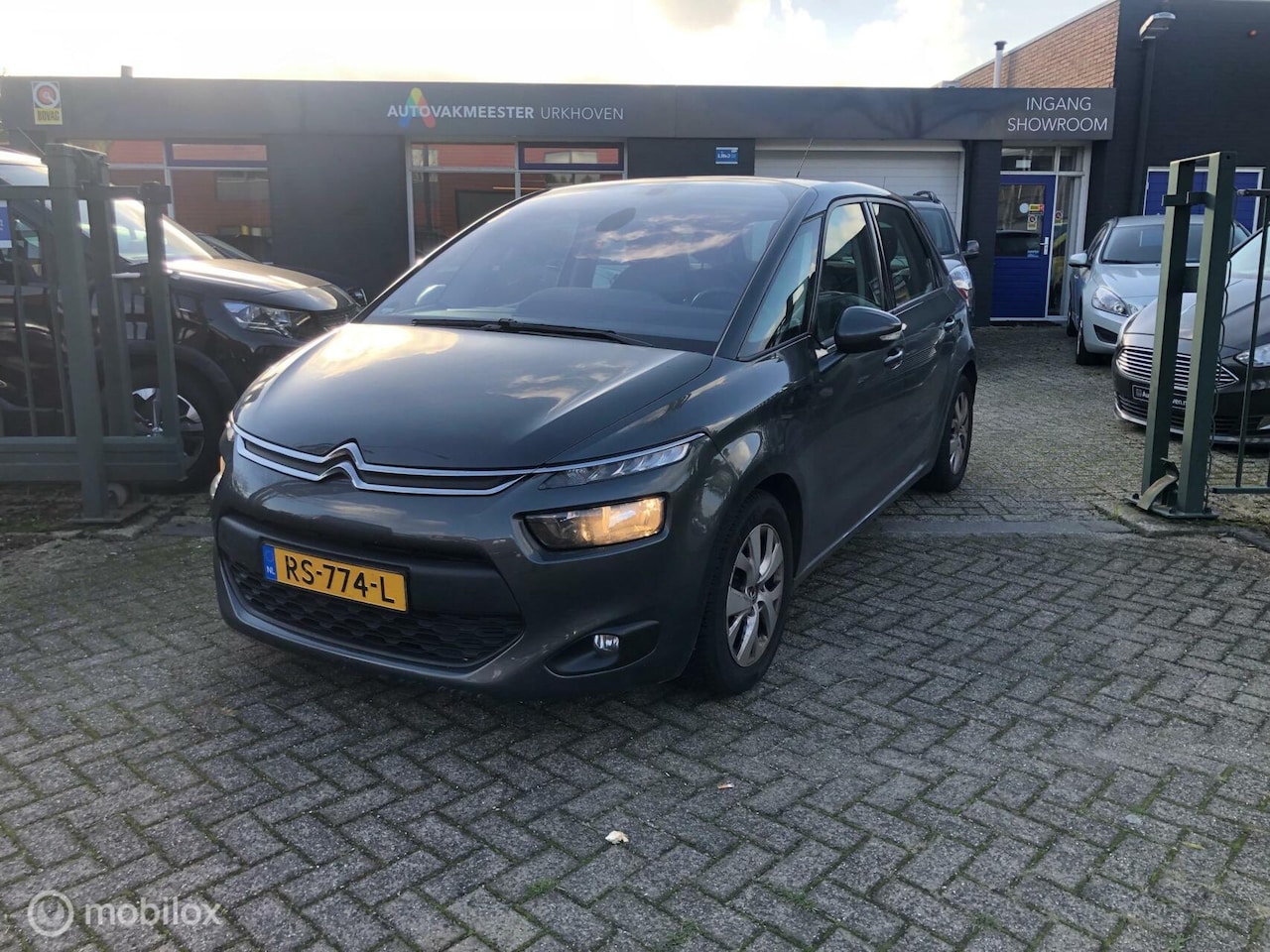 Citroën C4 Picasso - 1.6 HDi Intensive 1.6 HDi Intensive - AutoWereld.nl