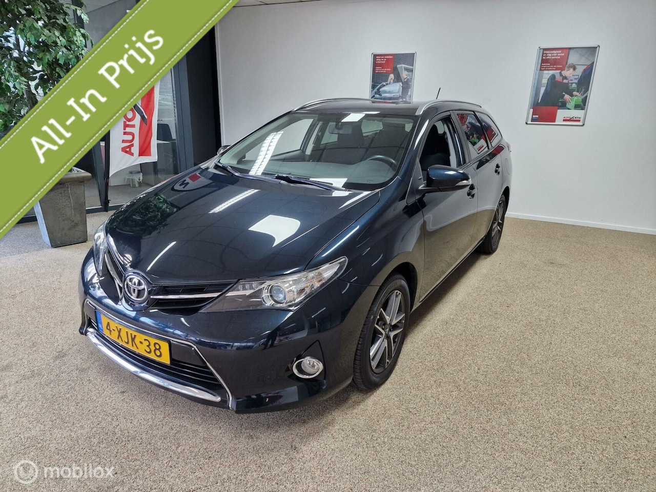 Toyota Auris Touring Sports - 1.6 Aspiration 1.6 Aspiration, Incl nieuwe Apk en Grote beurt - AutoWereld.nl