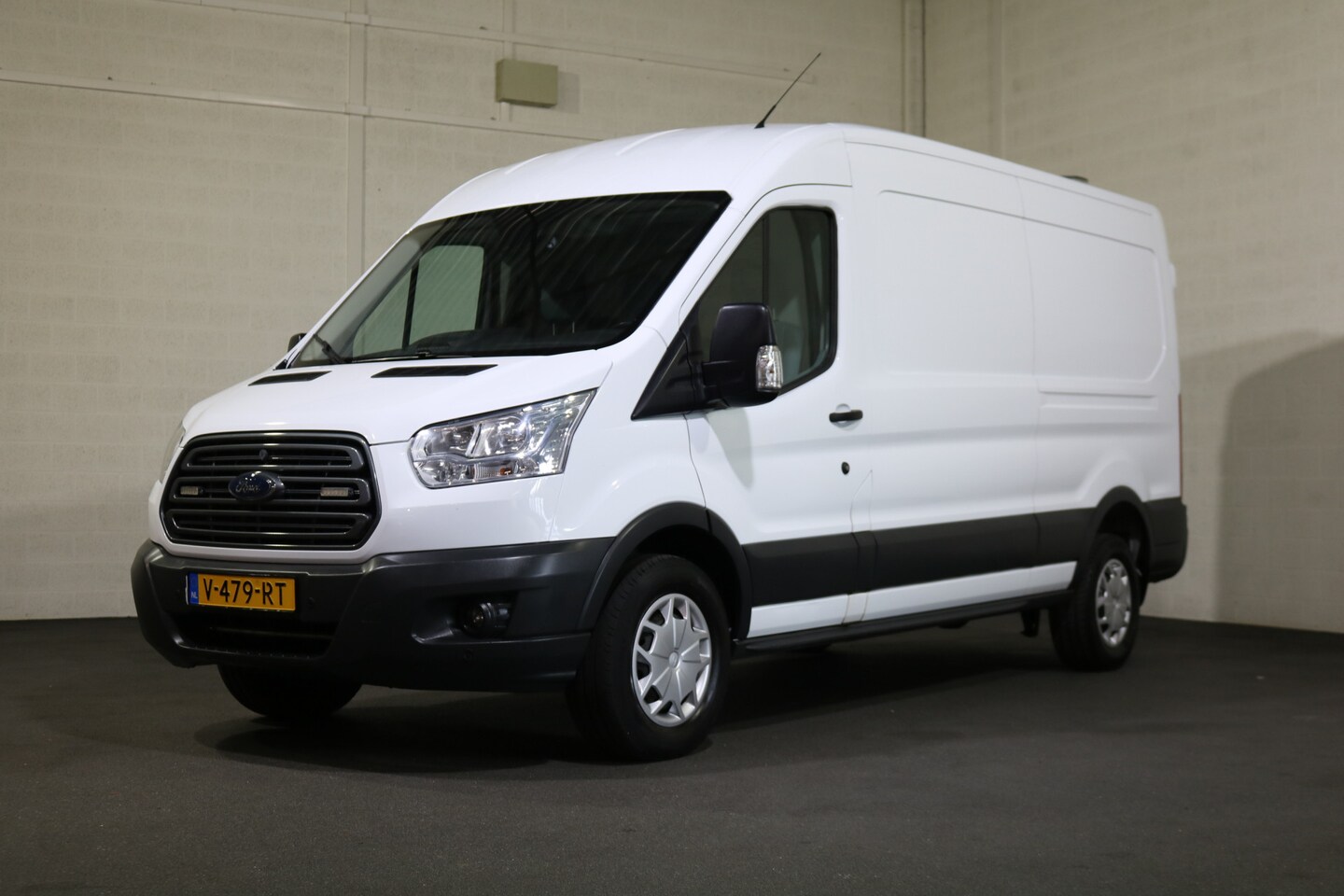 Ford Transit - 2.0 TDci 130pk Euro 6 L3 H2 Trend Airco Navigatie - AutoWereld.nl