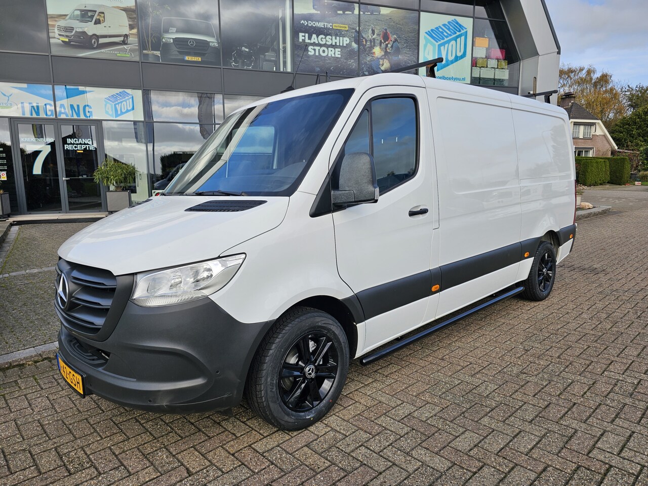 Mercedes-Benz Sprinter - 314 CDI L2-H1 Handgeschakeld * MBUX * Trekhaak * Camera * PDC * - AutoWereld.nl