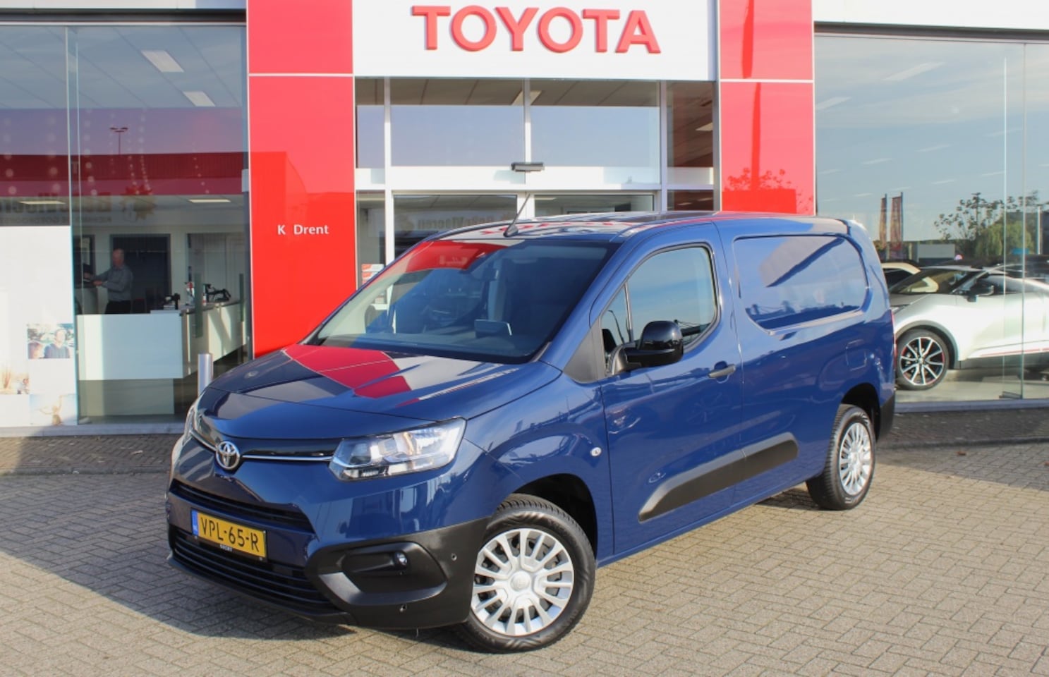 Toyota ProAce City - 1.5 D-4D Prof Long Automaat | All-Season | Trekhaak | Navi | Sen - AutoWereld.nl