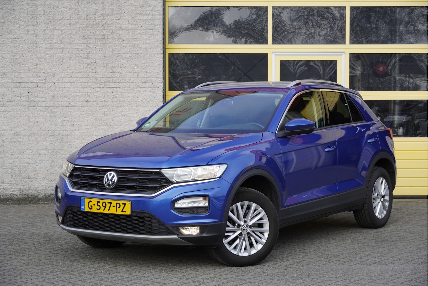 Volkswagen T-Roc - 2.0 TDI 150PK! Automaat Style Business BJ2019 Lmv 16" | Led | Pdc | Navi | Trekhaak | Elek - AutoWereld.nl