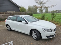 Volvo V60 - 2.0 T3 Momentum