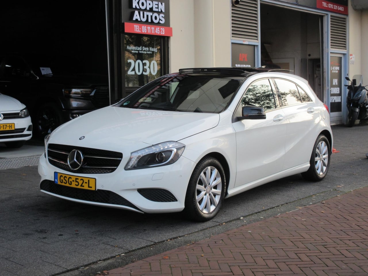 Mercedes-Benz A-klasse - 180 Prestige Aut Leer Stoelverwarming Pano PDC - AutoWereld.nl