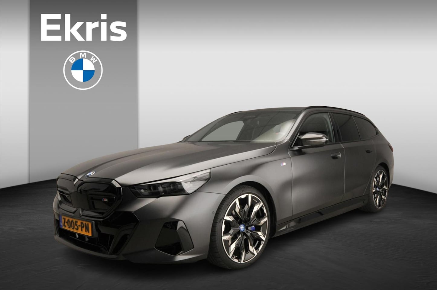 BMW i5 Touring - M60xDrive | M-Sportpakket | LED | HUD | Trekhaak | Schuifdak | Comfortzetels | DAB | Bower - AutoWereld.nl