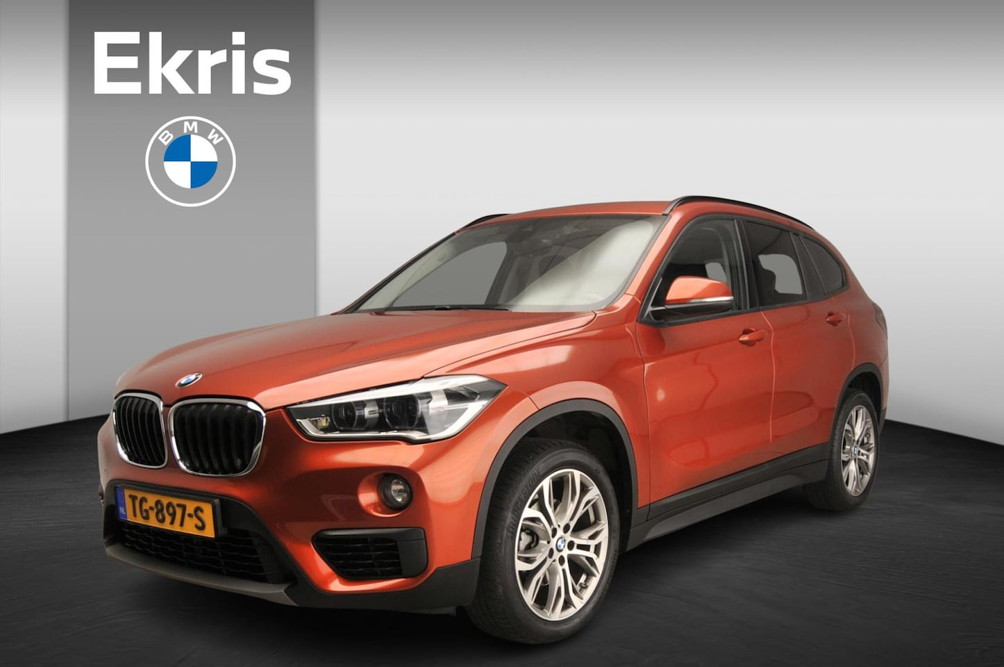 BMW X1 - sDrive16d | LED | Navigatie | Clima | Cruise controle | DAB | Hifi speakers | Alu 18 inch - AutoWereld.nl