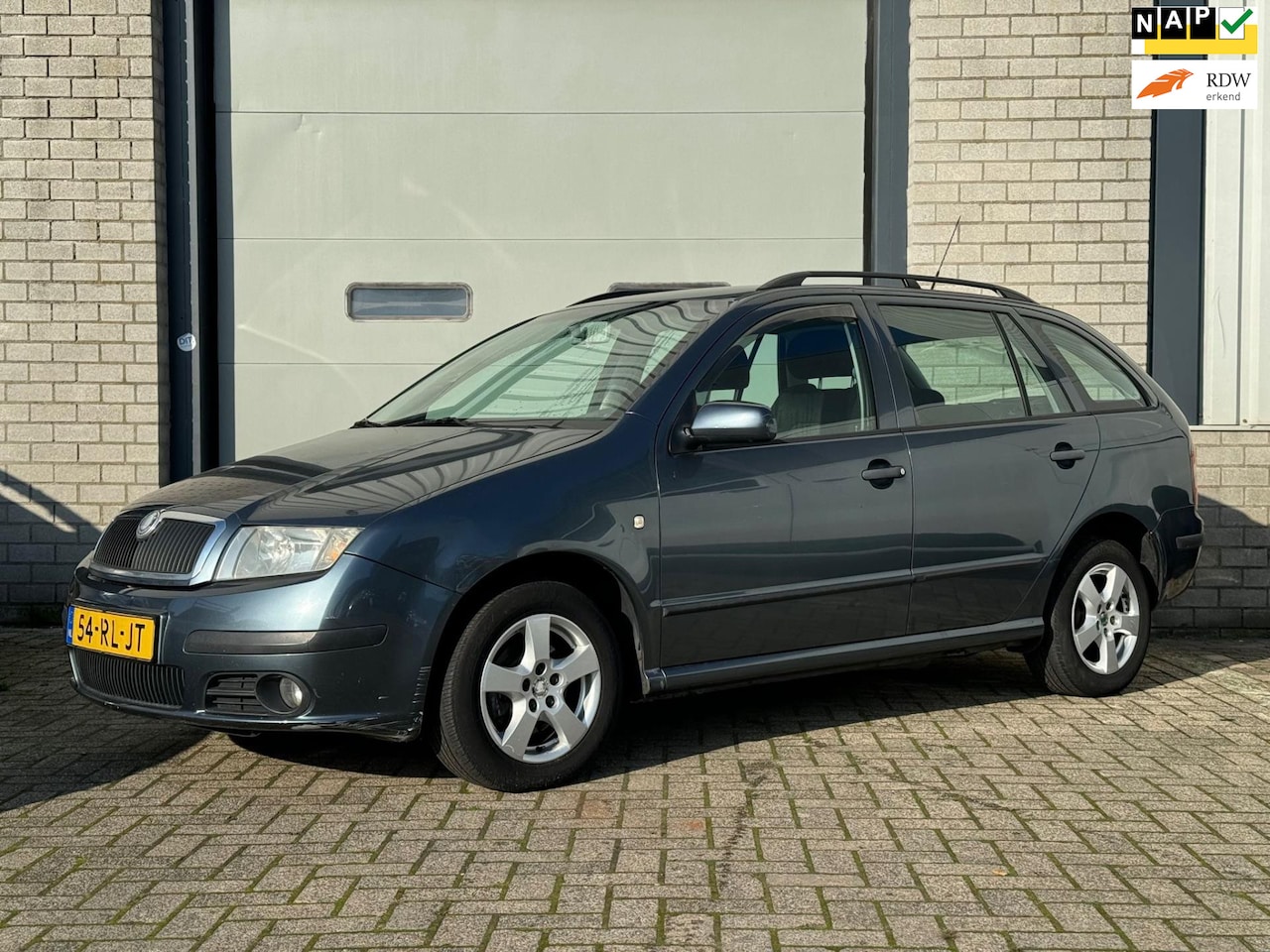 Skoda Fabia Combi - 1.4-16V Elegance AUTOMAAT/NAP/AIRCO - AutoWereld.nl