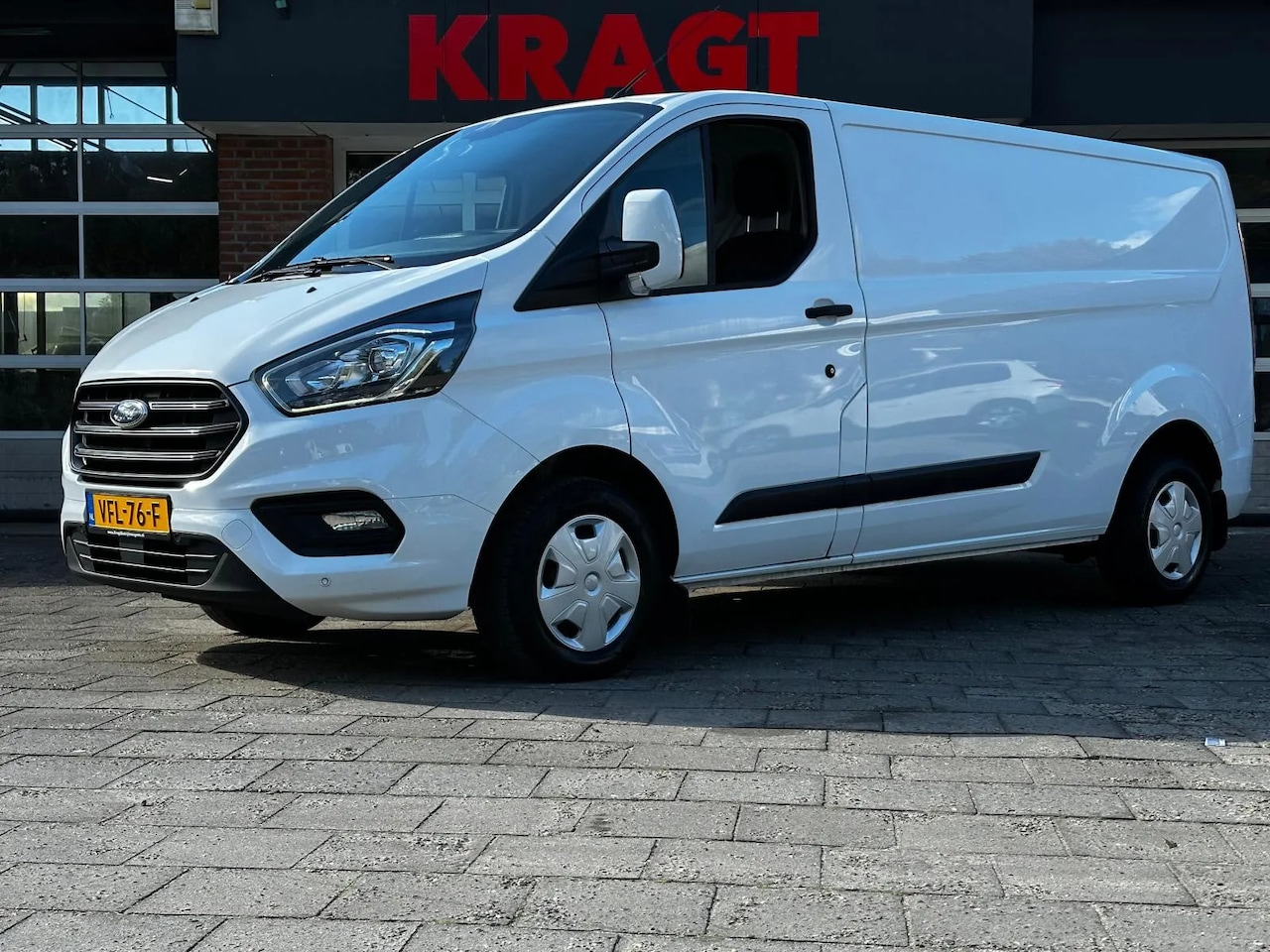 Ford Transit Custom - 300 2.0 TDCI L2H1 Trend 300 2.0 TDCI L2H1 Trend, Cruise, Airco, PDC, EURO6 - AutoWereld.nl