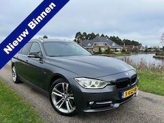 BMW 3-serie Touring - 320d Upgrade Edition Panoramadak / Leer / Navi / Xenon