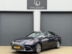 Lexus ES - 300h Business Line / Leder / Luxe / Stoelverwarming