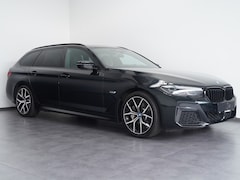 BMW 5-serie Touring - 530e xDrive M-SPORT * LED, LEDER, PANORAMA, COCKPIT PROF, 19-inch LMV * 1e EIG - UNFALLFRE