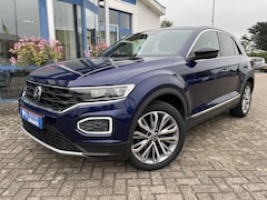 Volkswagen T-Roc - 1.0 TSI Style Business | Trekhaak, Digitaal Display, LED, Navigatie, Parkeersensoren V+A,