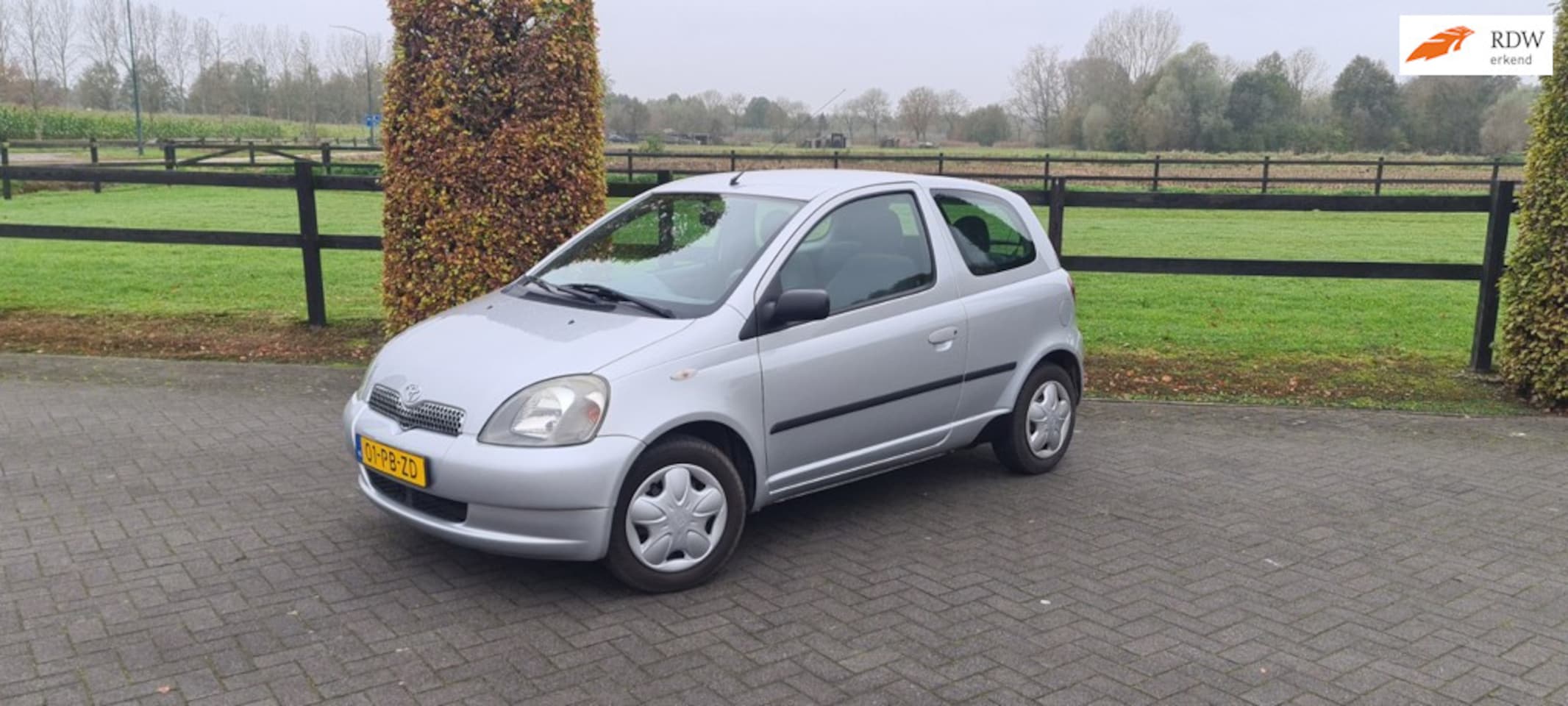 Toyota Yaris - 1.0-16V VVT-i Sol van oud vrouwtje geweest - AutoWereld.nl