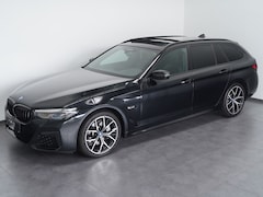 BMW 5-serie Touring - 530e xDrive M-SPORT * LED, LEDER, PANORAMA, COCKPIT PROF, 19-inch LMV * 1e EIG - UNFALLFRE