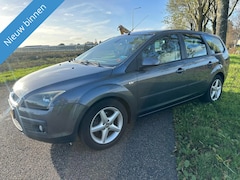 Ford Focus Wagon - 1.6-16V Futura