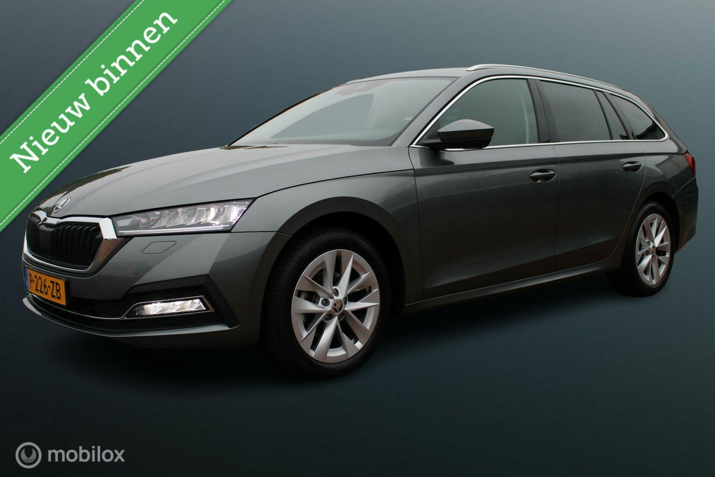 Skoda Octavia Combi - 1.0 TSI Business Edition Plus 1.0 TSI Business Edition Plus, Pdc voor + achter, App connect, Navi, Clima, Stoelverwarmin - AutoWereld.nl