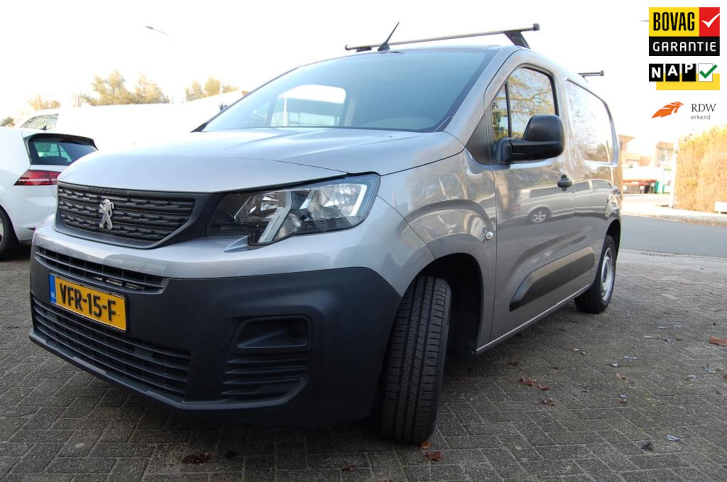 Peugeot Partner - 1.5 BlueHDI Pro 75 Pk Euro 6 / Airco / PDC / Navi - AutoWereld.nl