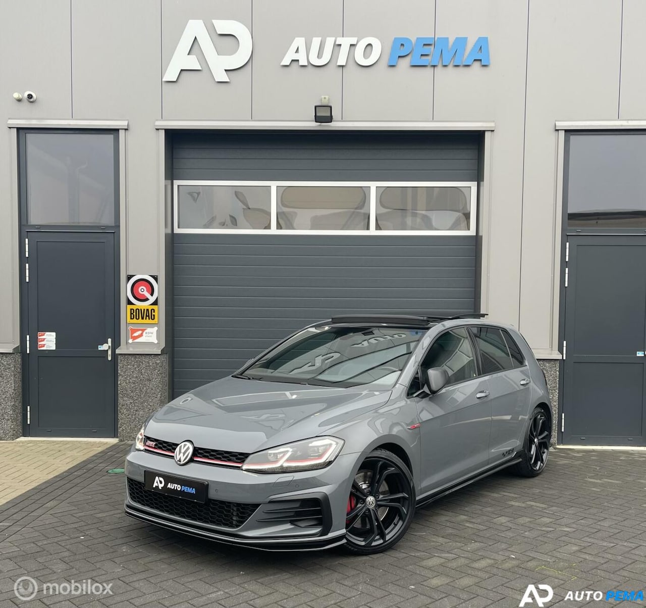 Volkswagen Golf - 2.0 TSI GTI TCR PANO/KEYL/VIRTU/VOL - AutoWereld.nl