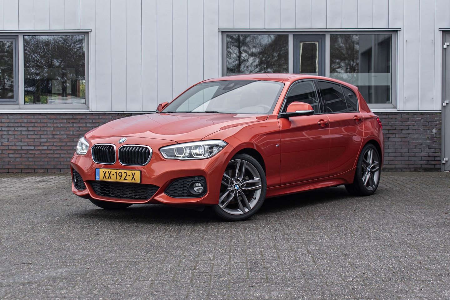 BMW 1-serie - 125i M Sport | Handgeschakeld - AutoWereld.nl