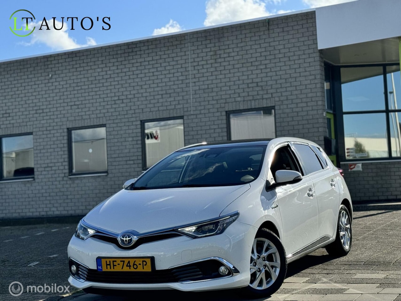 Toyota Auris - 1.8 Hybrid Lease Pro|Pano Camera ½ Leer DAB NAP - AutoWereld.nl