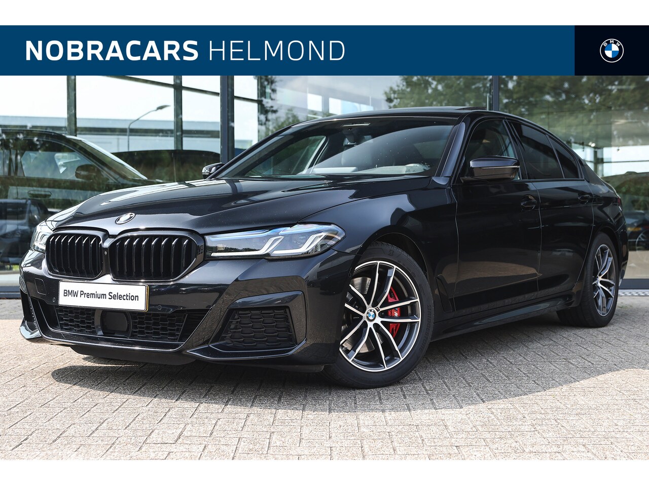 BMW 5-serie - 530i High Executive M Sport Automaat / Schuif-kanteldak / Trekhaak / Laserlicht / Parking - AutoWereld.nl