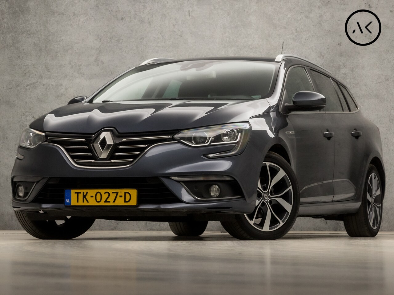 Renault Mégane Estate - 1.2 TCe Bose Sport Automaat (APPLE CARPLAY, NAVIGATIE, CAMERA, BOSE AUDIO, TREKHAAK, LEDER - AutoWereld.nl