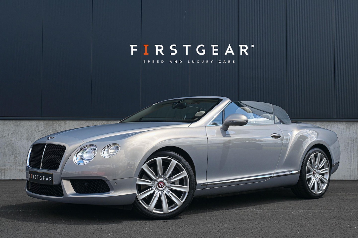 Bentley Continental GTC - 4.0 V8 *Orgineel NL / Massage / Luchtvering / Stoelventilatie / Memory / 21 INCH* - AutoWereld.nl