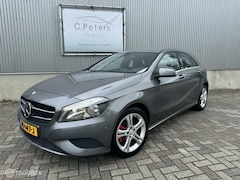 Mercedes-Benz A-klasse - 180 Ambition 2013 / Navigatie / AMG interieurpakket / Stoelverwarming / Parkeersensoren V+