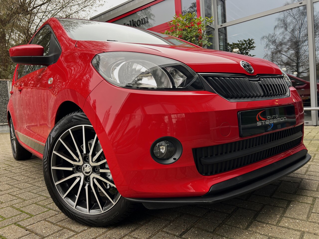 Skoda Citigo - 1.0 75PK SPORT *!* NAVI/ CRUISE/ 16 INCH/ PDC/ STOELVERWARMING *!* - AutoWereld.nl