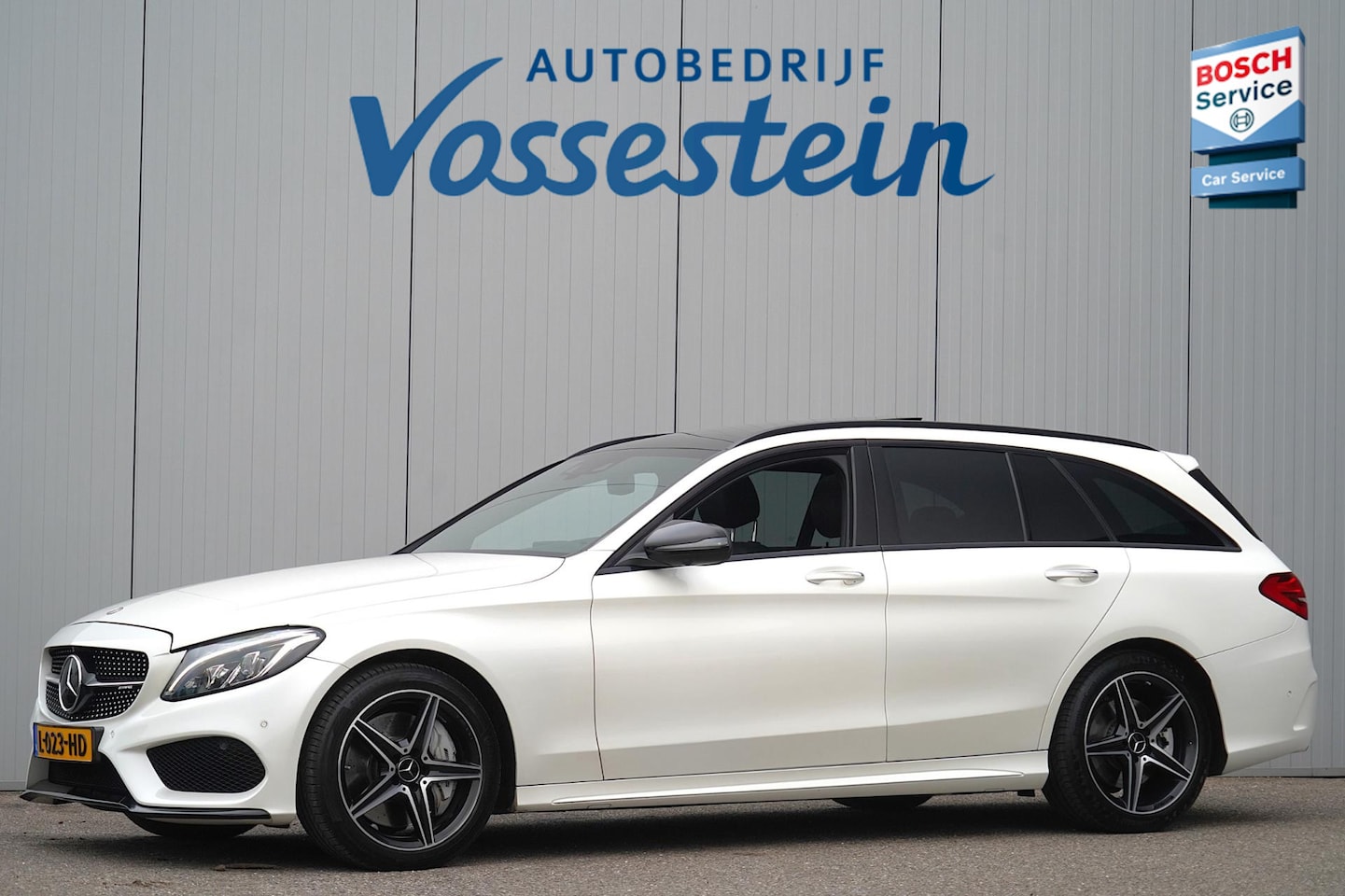 Mercedes-Benz C-klasse Estate - AMG 43 4MATIC / Panodak / Sportuitlaat / Trekhaak / 360 Camera / Head-Up / Bomvol! - AutoWereld.nl