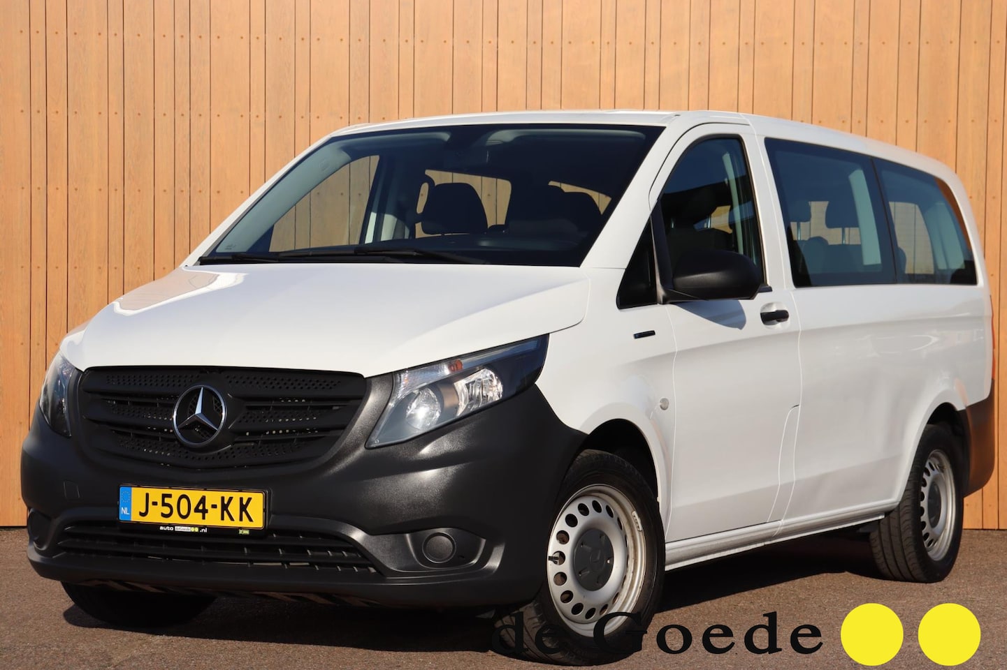 Mercedes-Benz eVito Tourer - PRO L2 9-persoons org. NL-auto - AutoWereld.nl