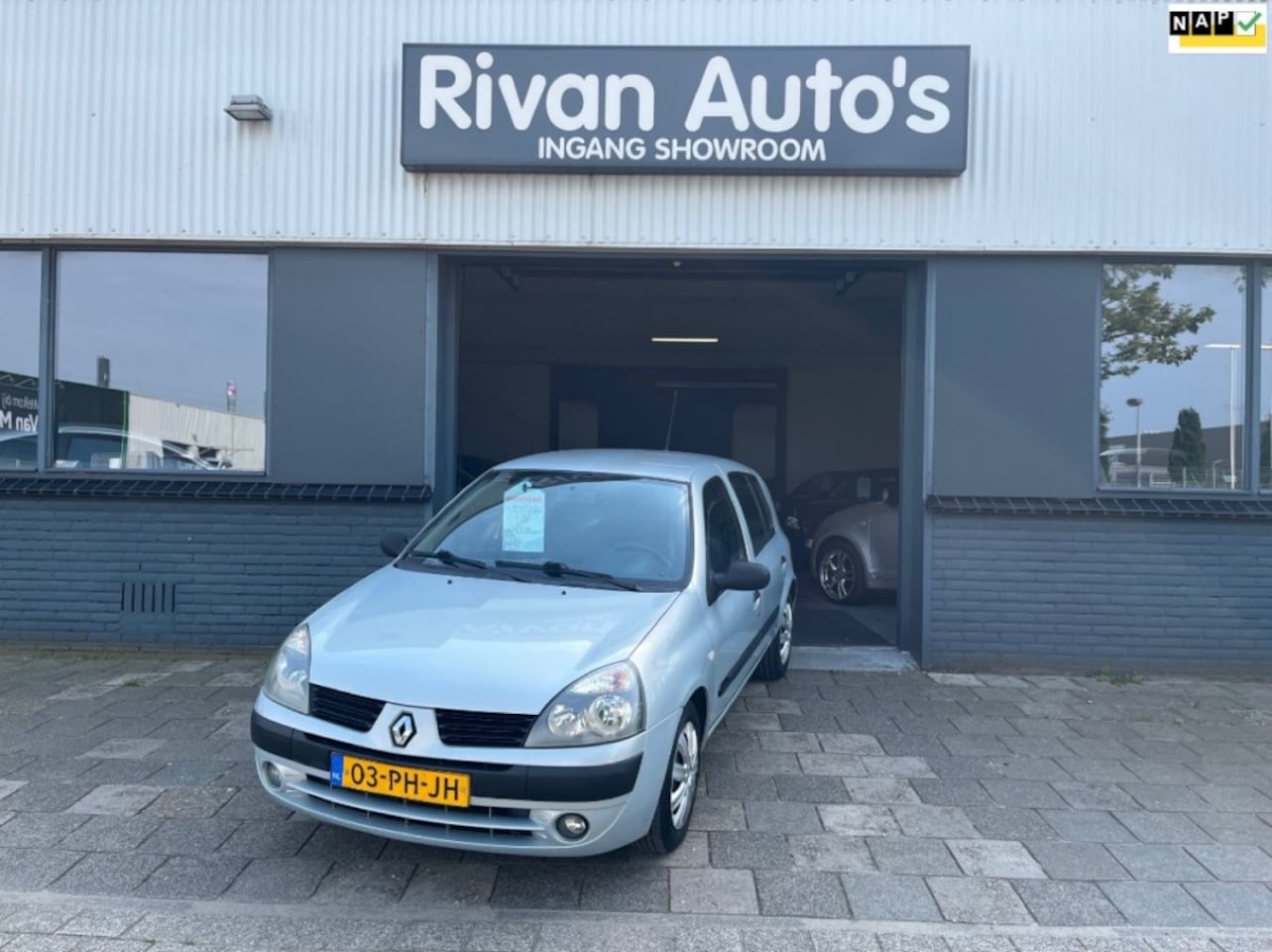 Renault Clio - 1.2-16V PRIV. COMF. - AutoWereld.nl