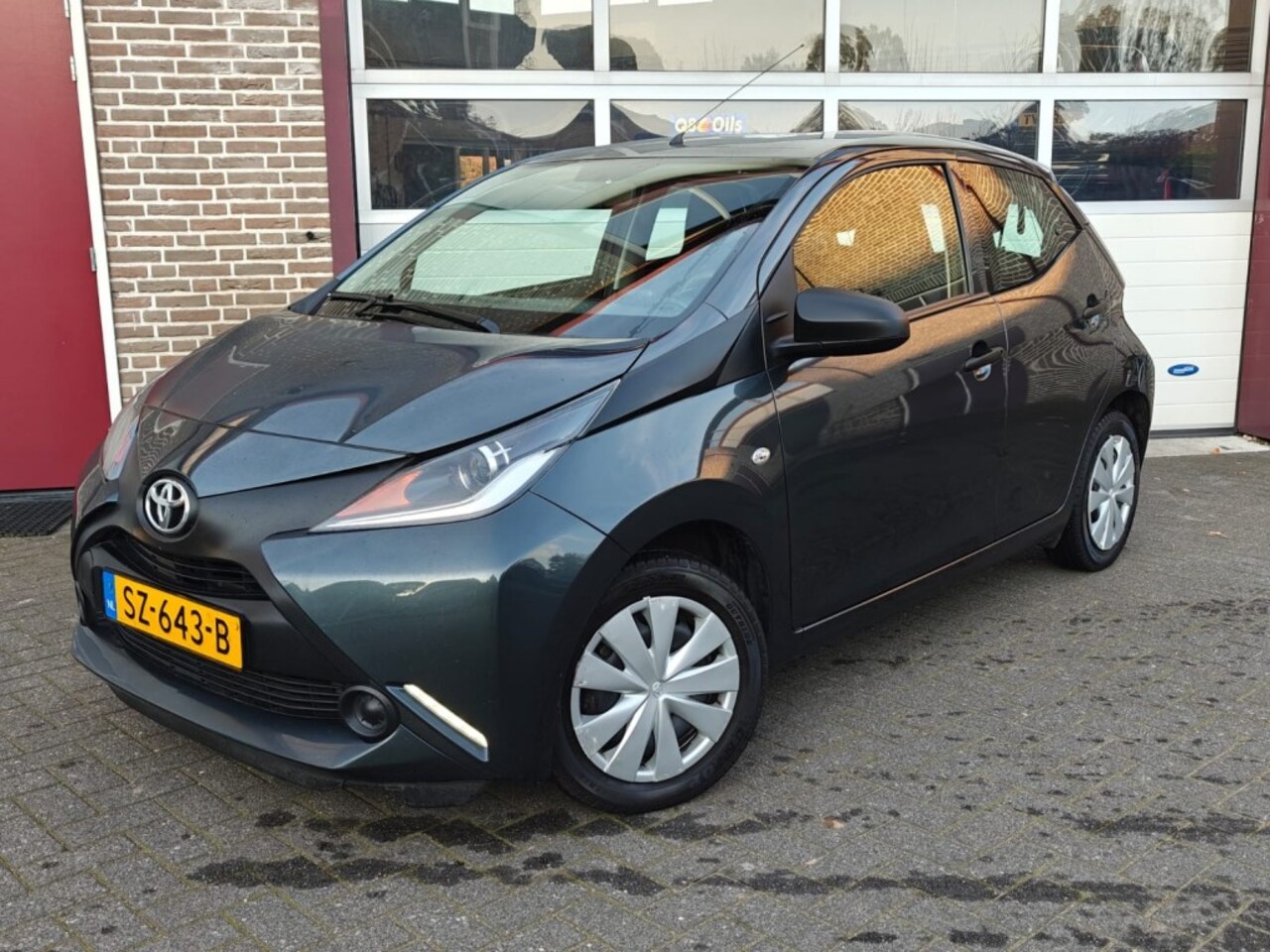 Toyota Aygo - 1.0 VVT -i x-fun - Airco - cruise control - Tomtom - Geen bijkom - AutoWereld.nl