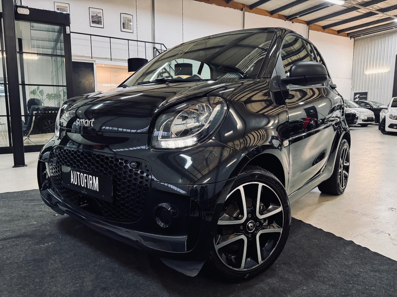 Smart Fortwo coupé - EQ Comfort PLUS| Automaat| Boordcomputer| LED| Lage KM| Bluetooth| BLACK EDN| - AutoWereld.nl