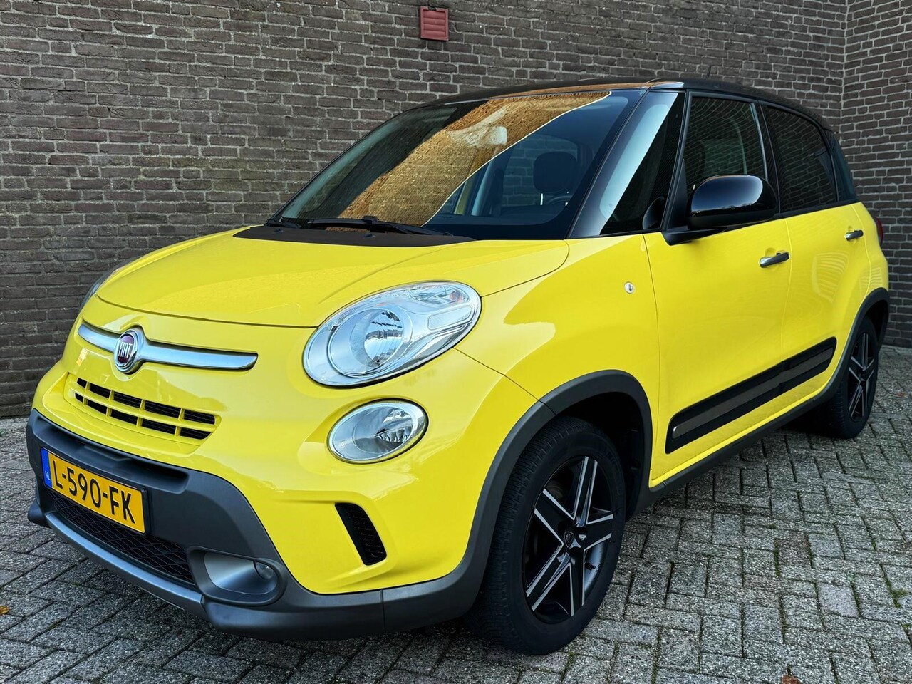 Fiat 500 L - 0.9 TwinAir Trekking Navi Clima Stoelverw Parkeersensoren - AutoWereld.nl