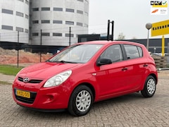 Hyundai i20 - 1.2i DynamicVersion/AIRCO/BOEKJES/2XSLEUTELS/RIJD PERFECT/TOPSTAAT