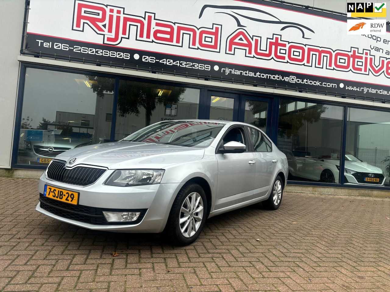 Skoda Octavia - 1.2 TSI Greentech Ambition Businessline 1.2 TSI Greentech Ambition Businessline - AutoWereld.nl