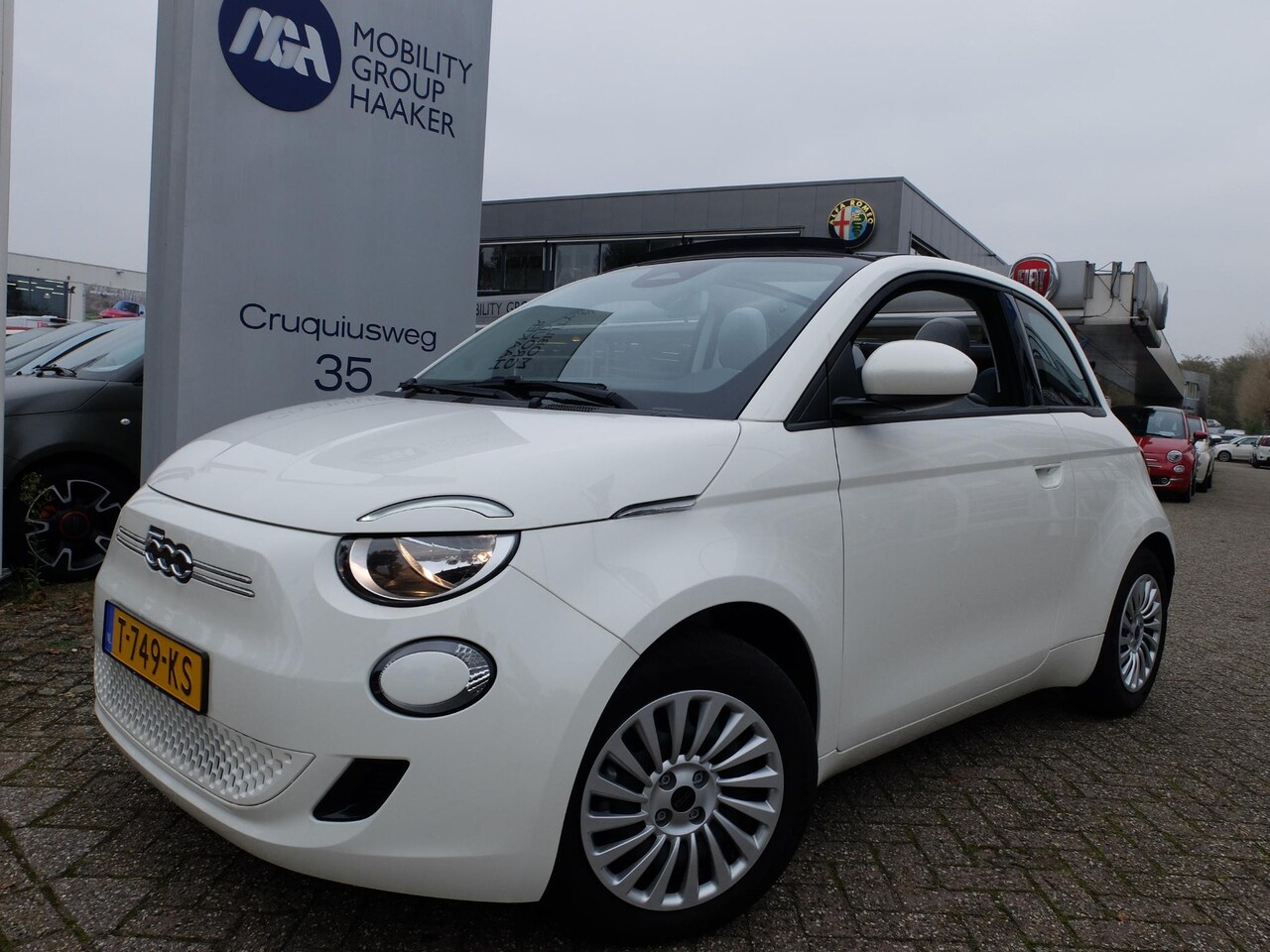 Fiat 500 C - 42kWh 118 PK Icon I Cabrio I Automaat I Direct Leverbaar - AutoWereld.nl