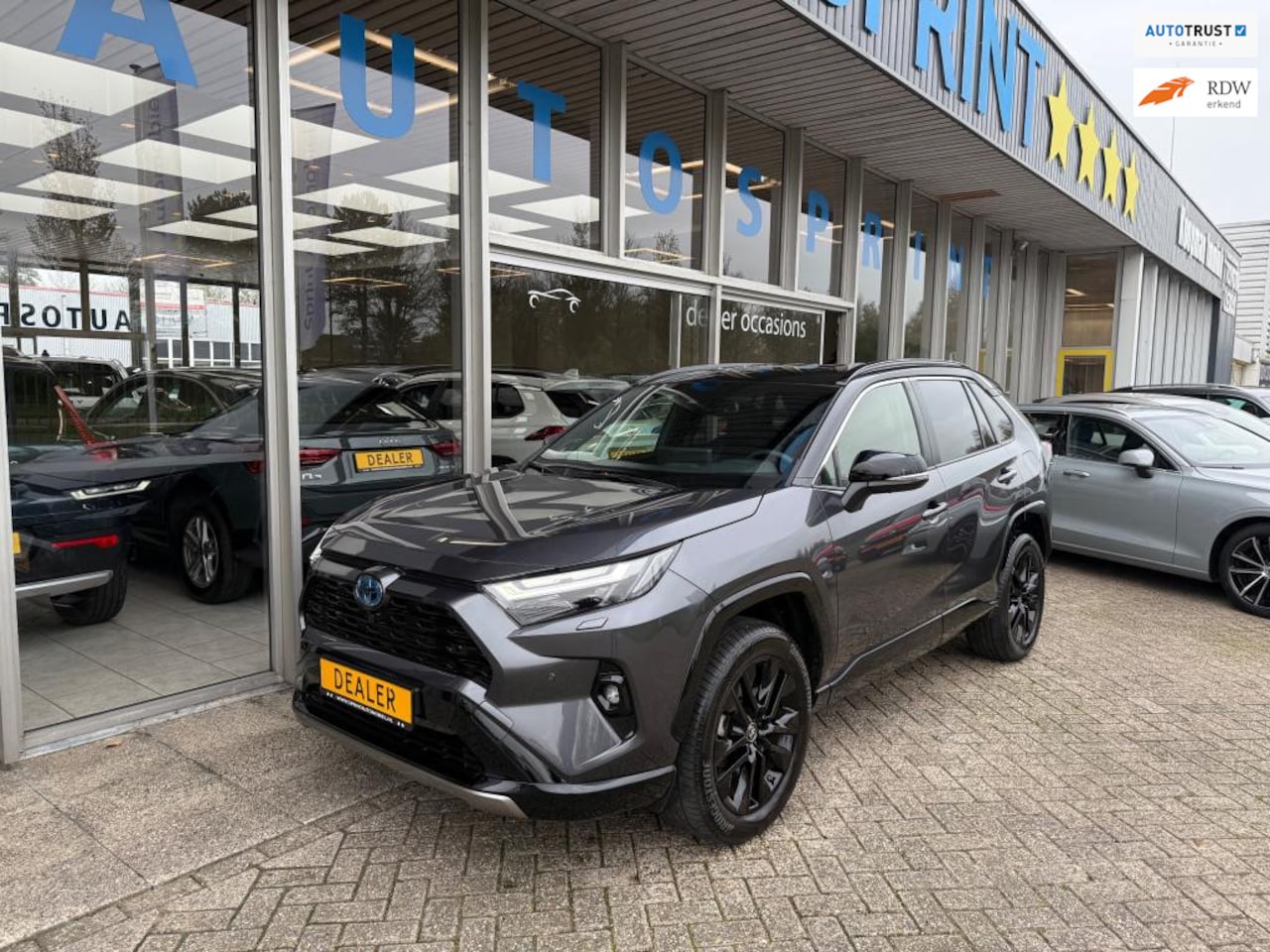 Toyota RAV4 - 2.5 Hybrid Style / NAVIGATIE / ACHTERUITRIJCAMERA / ELEKTRISCHE ACHTERKLEP - AutoWereld.nl