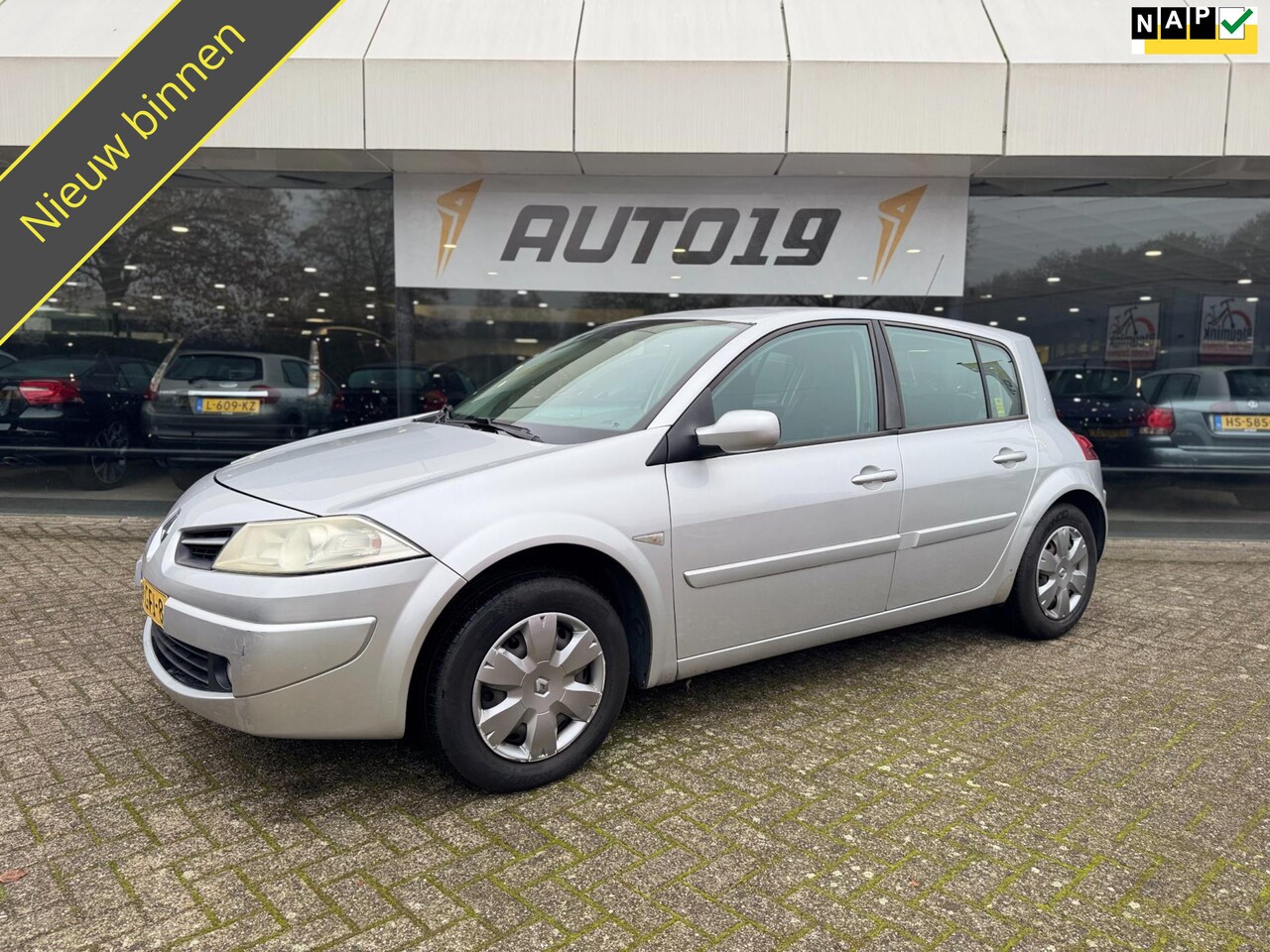 Renault Mégane - 1.6-16V Business Line 1.6-16V Business Line - AutoWereld.nl