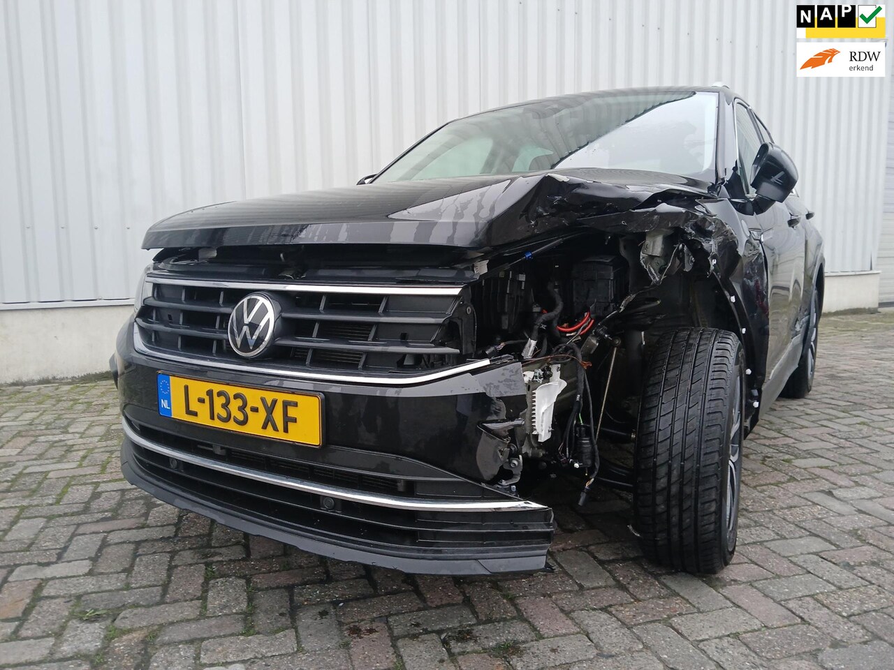 Volkswagen Tiguan - 1.5 TSI Life Business WOK SCHADEAUTO! - AutoWereld.nl