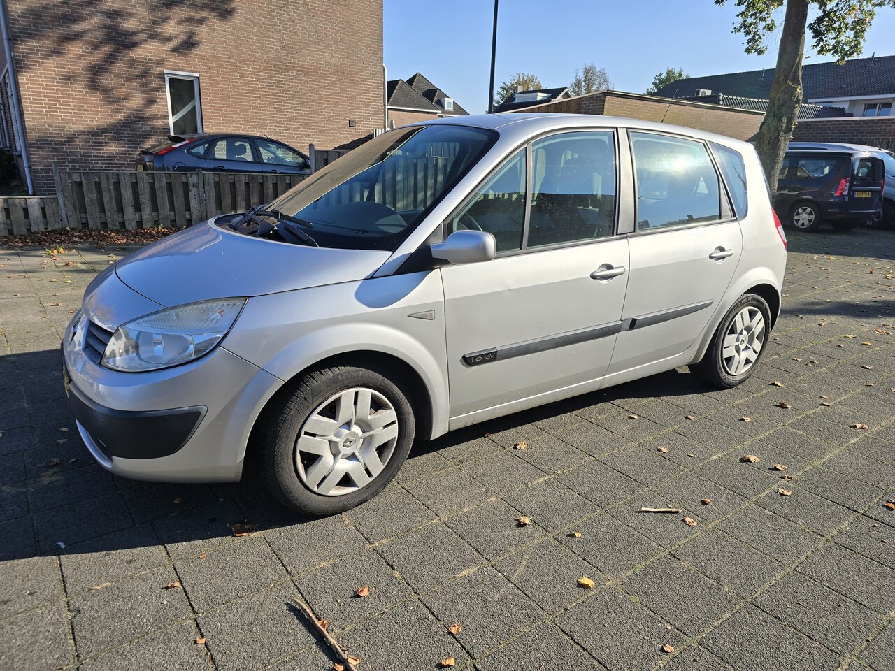 Renault Scénic - 1.6-16V Business Line - AutoWereld.nl